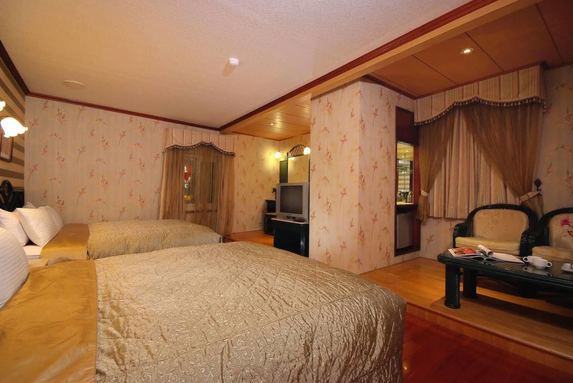 พิงค์ โลตัส โฮเต็ล Hotel ไทเป ภายนอก รูปภาพ