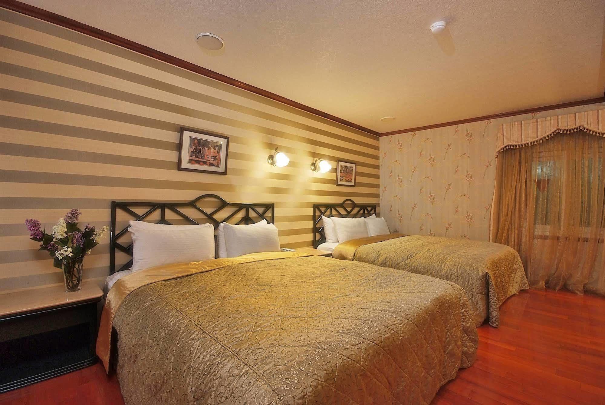 พิงค์ โลตัส โฮเต็ล Hotel ไทเป ภายนอก รูปภาพ
